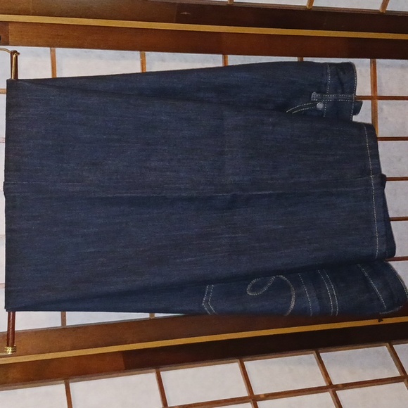 Avenue Denim Jeans - Picture 2 of 8